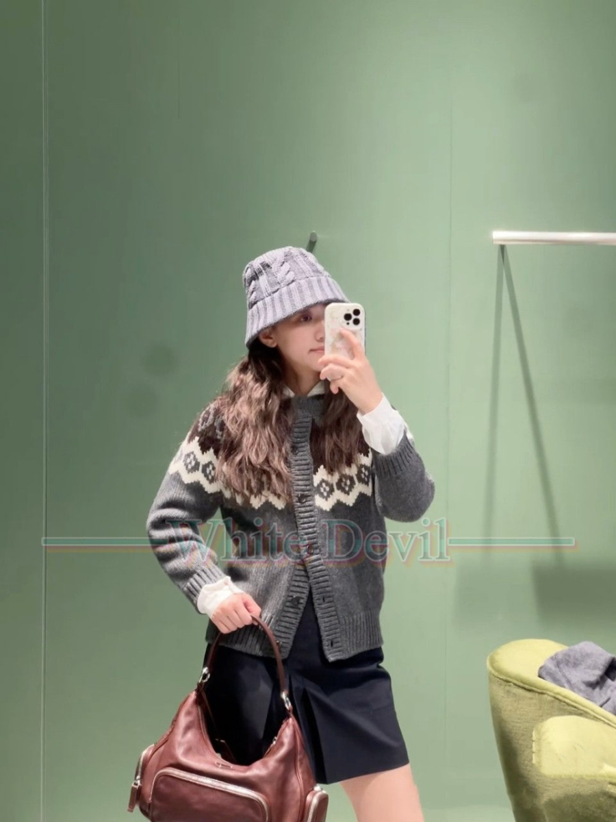 하얀악마 레플리카 프라다 가디건 (1).jpg