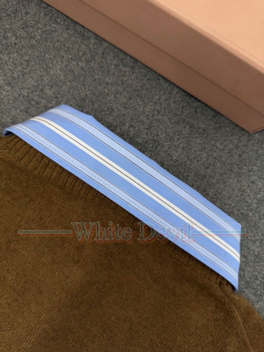 하얀악마 레플리카 미우미우 가디건 (25).jpg