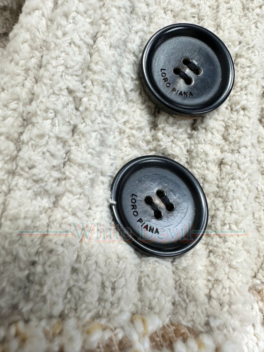 하얀악마 레플리카 로로피아나 코트 (12).jpg