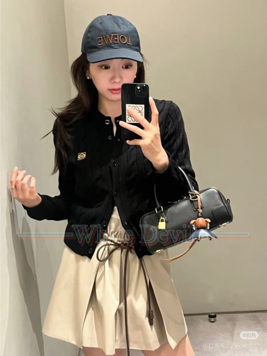 하얀악마 레플리카 로에베 가디건 (1).jpg