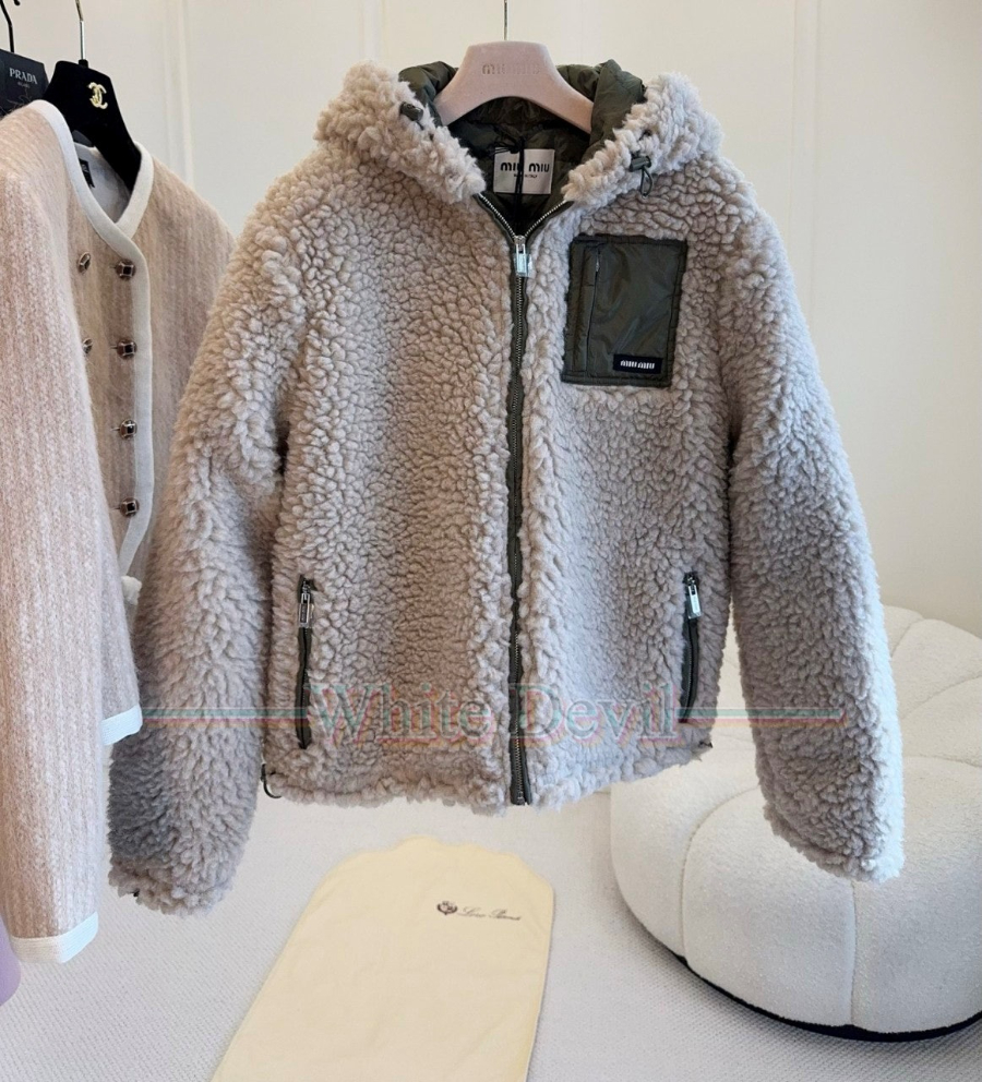 하얀악마 레플리카 미우미우 점퍼 (4).jpg