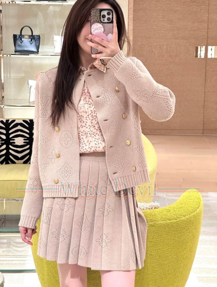 하얀악마 레플리카 루이비통 가디건 (1).jpg