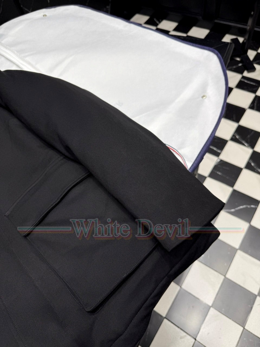 하얀악마 이미테이션 제냐 패딩 (9).jpg