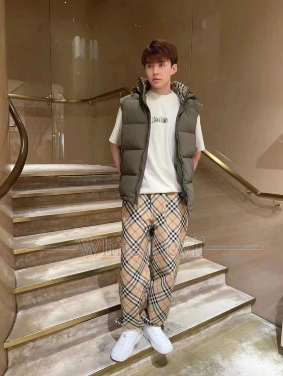 하얀악마 이미테이션 버버리 패딩 (3).jpg