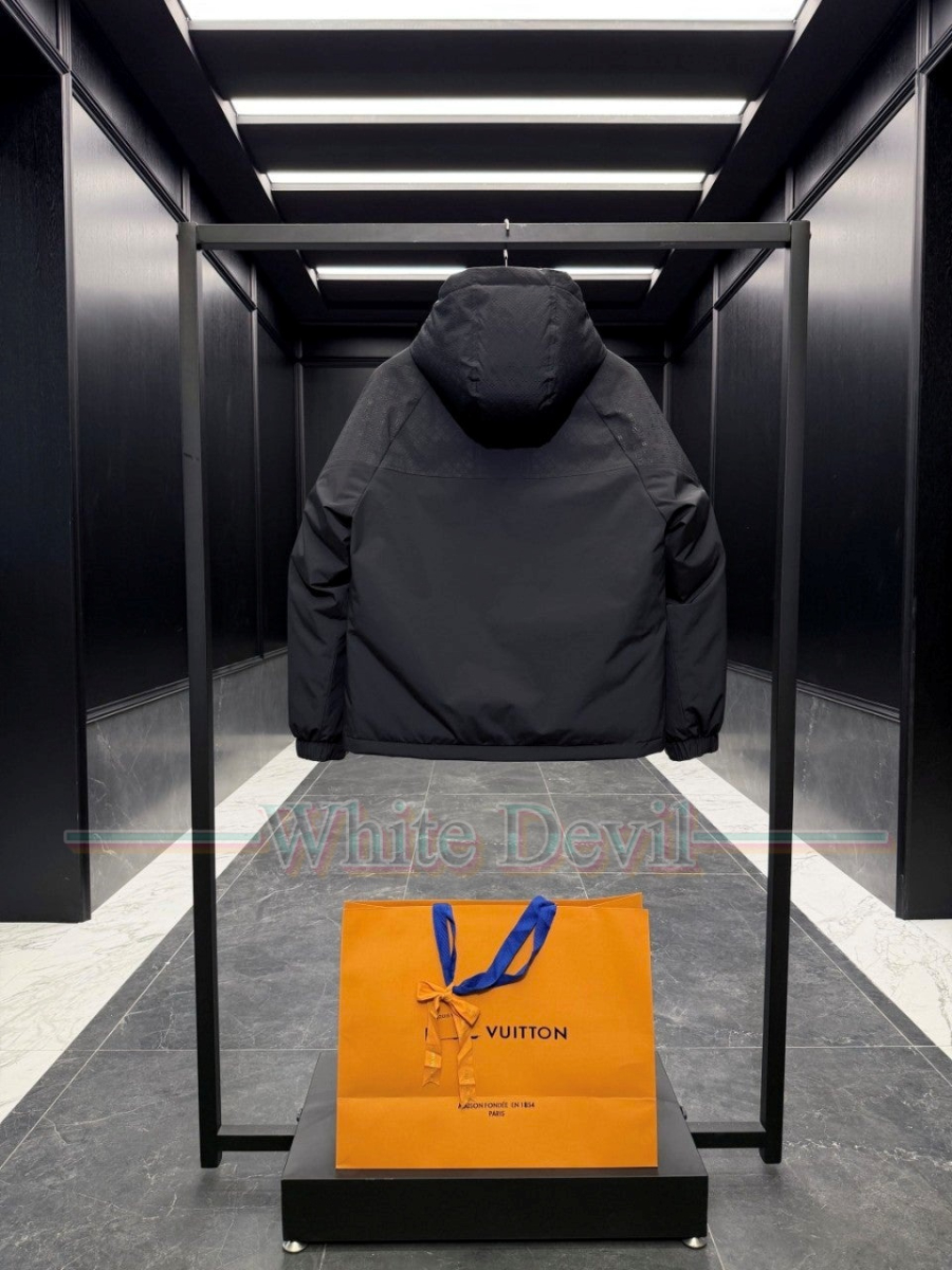 하얀악마 이미테이션 루이 점퍼 (9).jpg