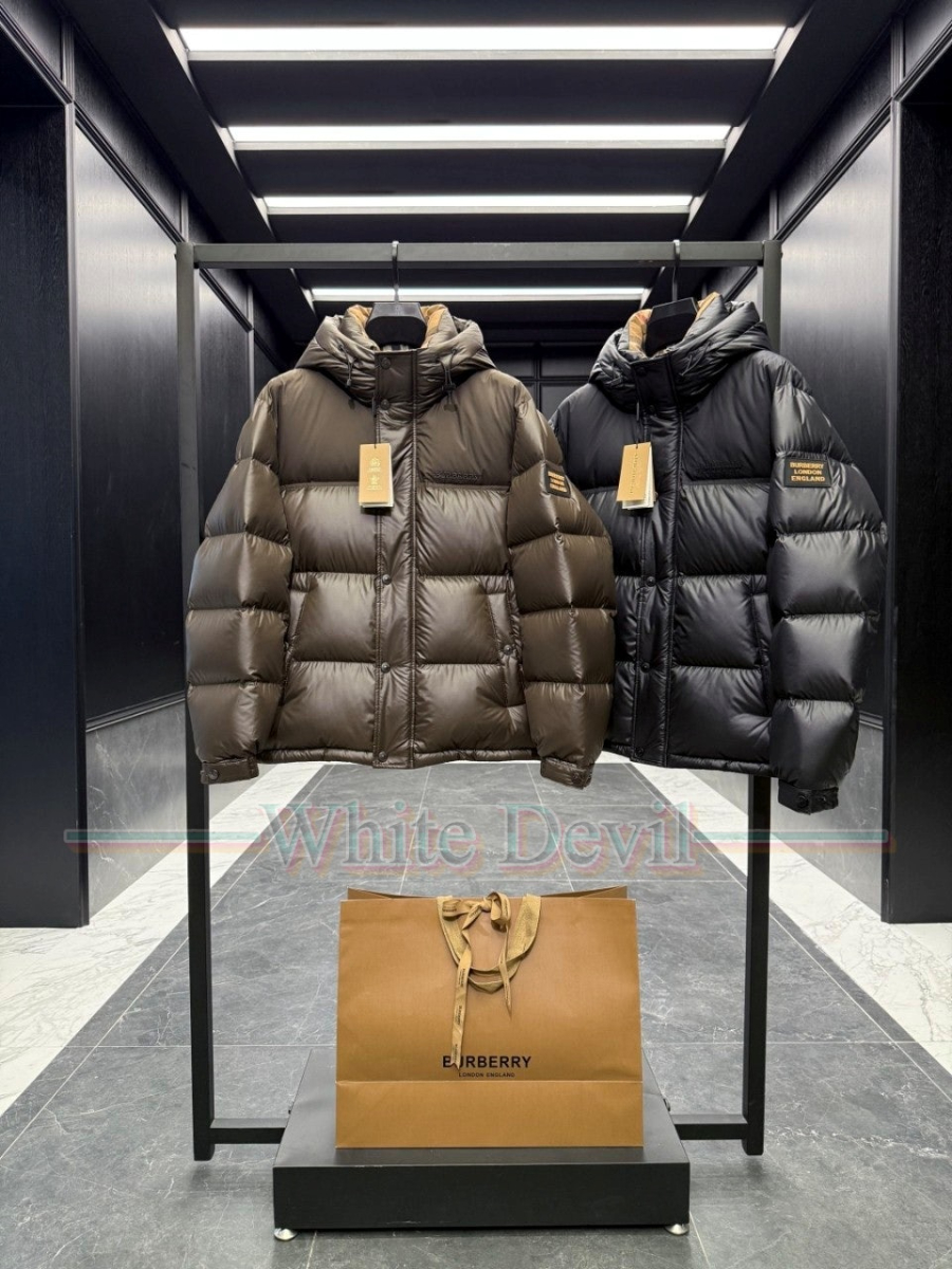 하얀악마 이미테이션 버버리 패딩 (1).jpg