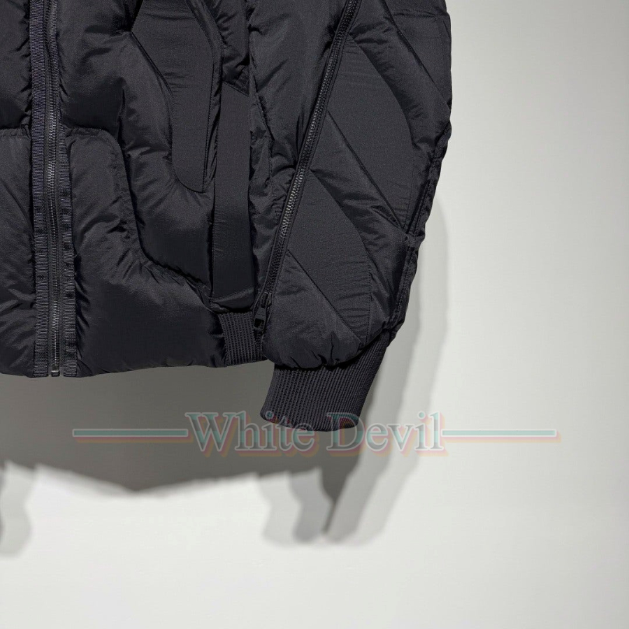 하얀악마 이미테이션 루이 패딩 (3).jpg