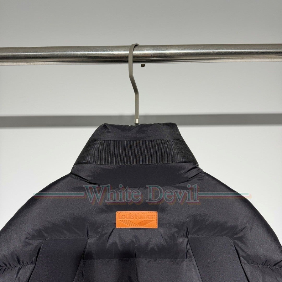 하얀악마 이미테이션 루이 패딩 (7).jpg