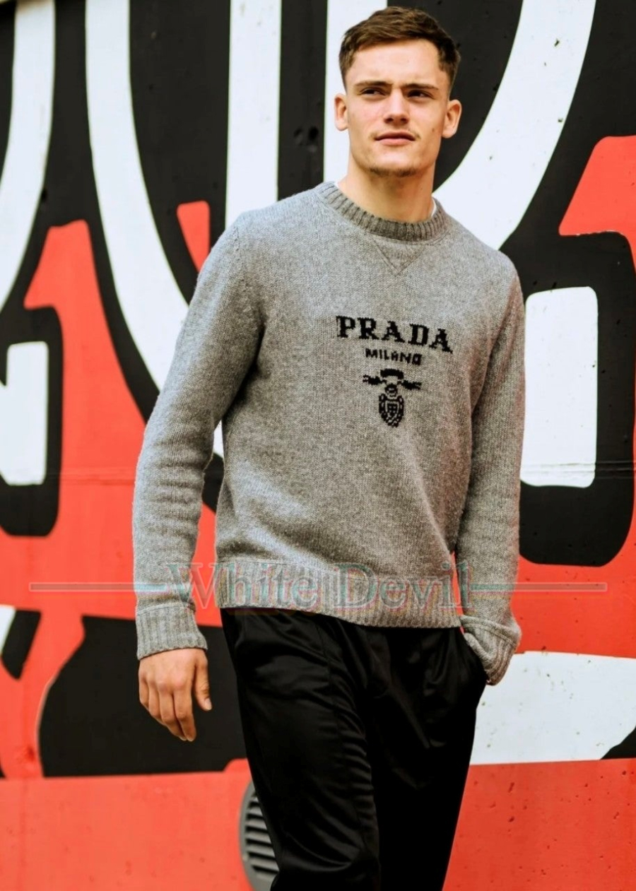 하얀악마 이미테이션 프라다 니트 (1).jpg