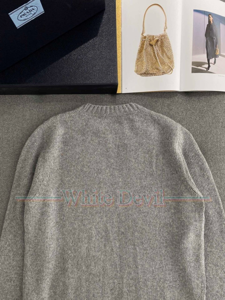하얀악마 이미테이션 프라다 니트 (9).jpg