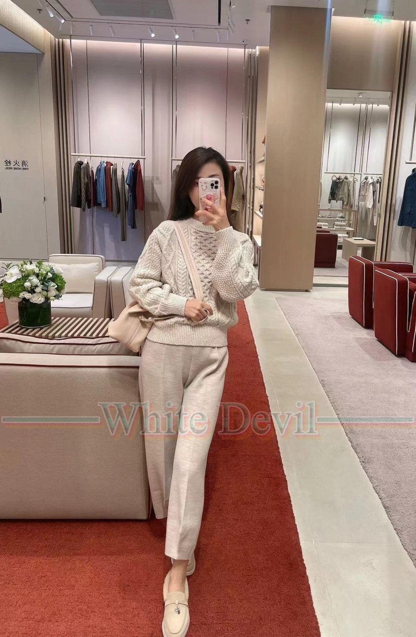 하얀악마 이미테이션 로로 니트 (1).jpg