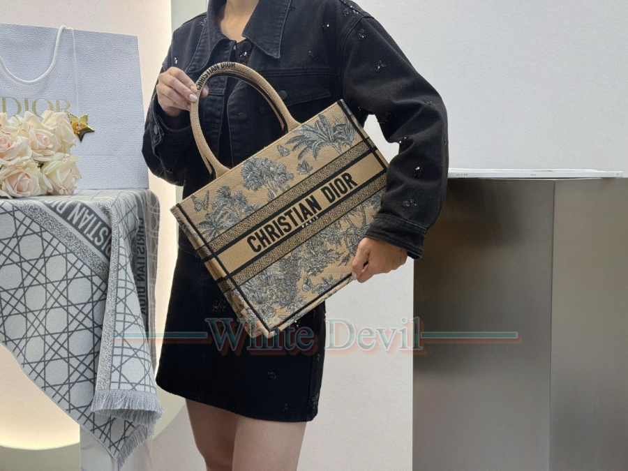 하얀악마 레플리카 디올 북토트백 (2).jpg