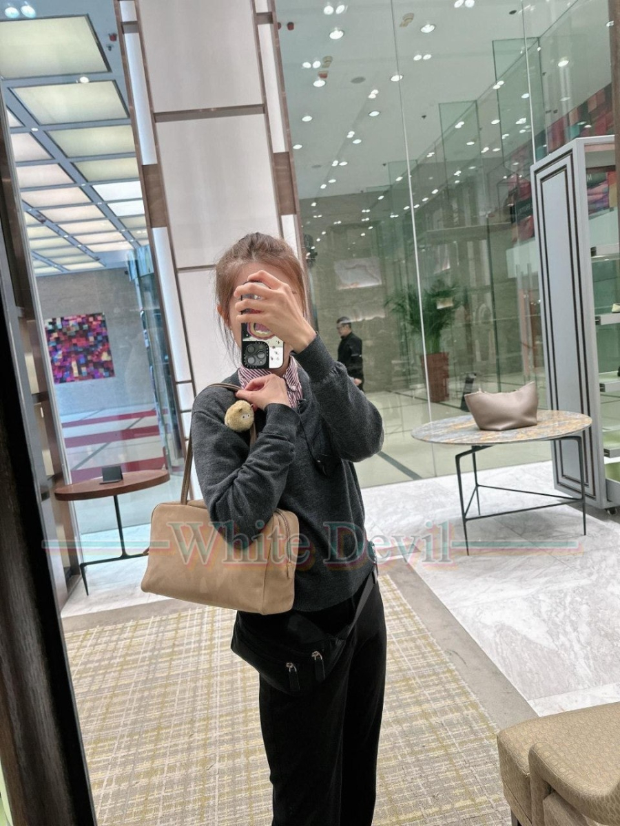 하얀악마 레플리카 더로우 볼링백 (2).jpg