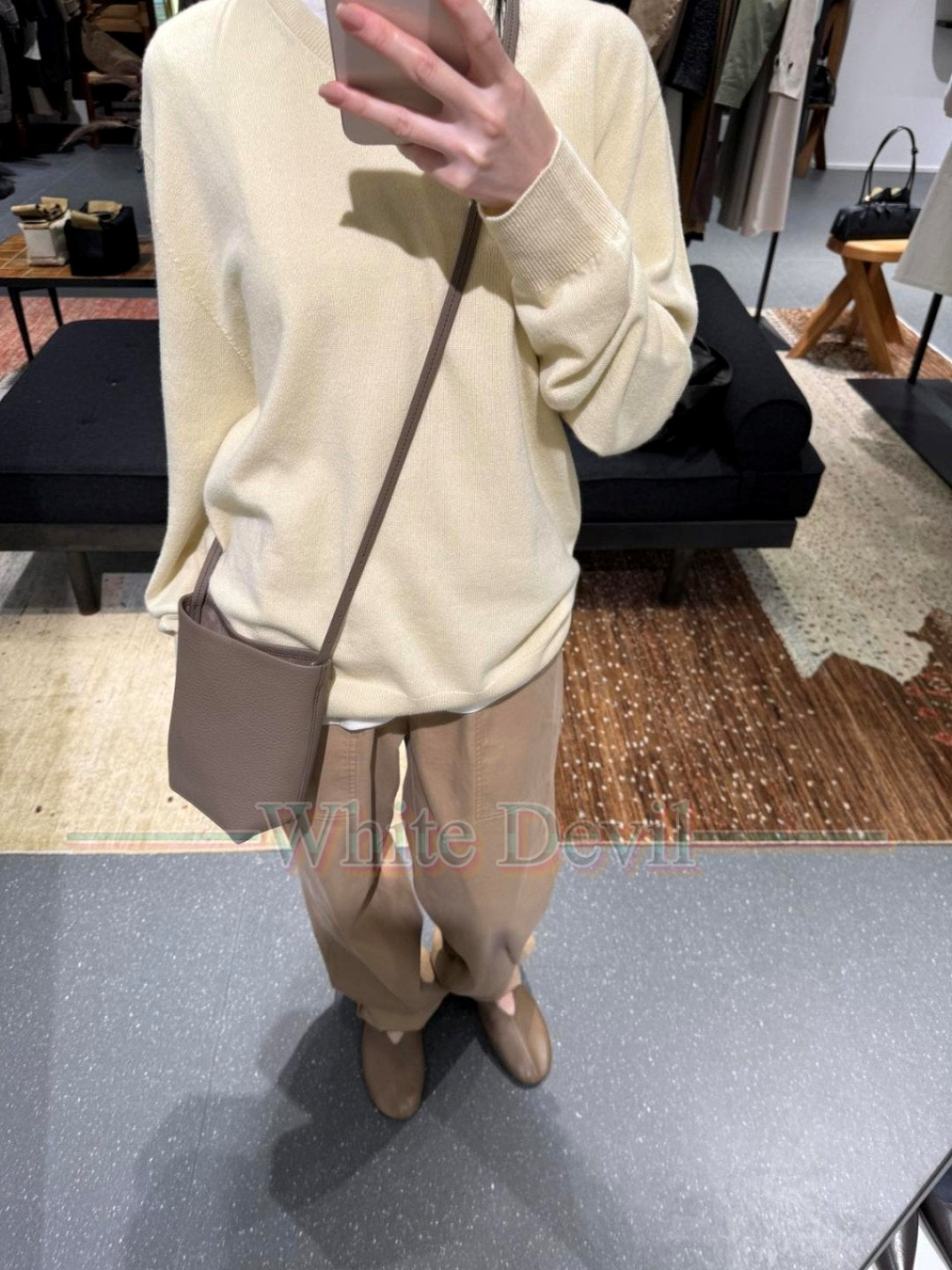 하얀악마 레플리카 더로우 크로스백 (2).jpg