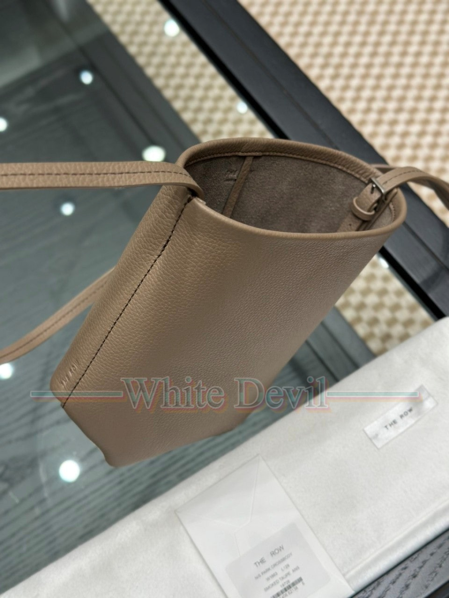 하얀악마 레플리카 더로우 크로스백 (5).jpg