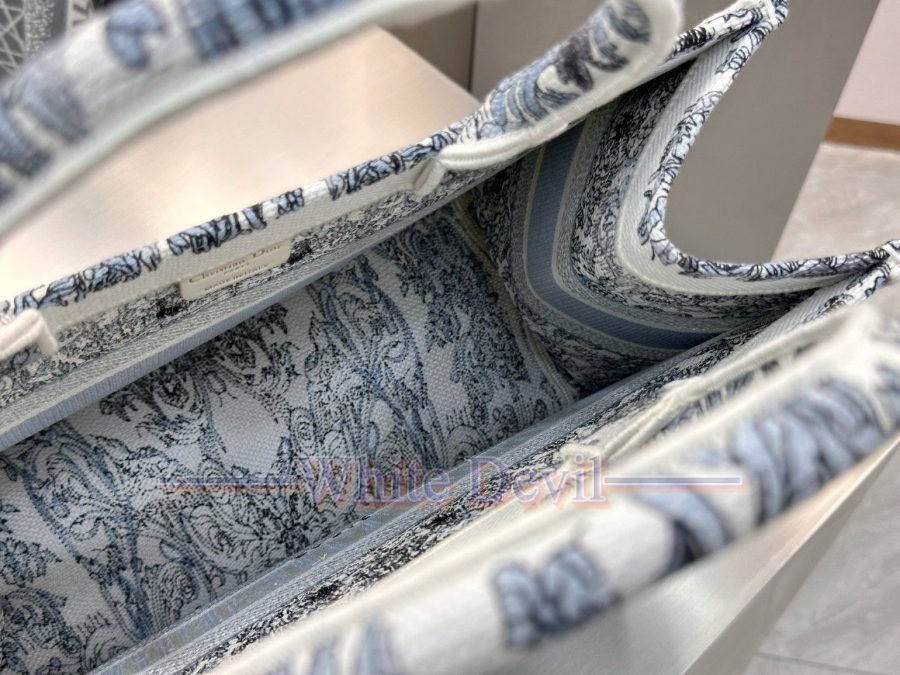 하얀악마 이미테이션 디올 북토트백 (14).jpg