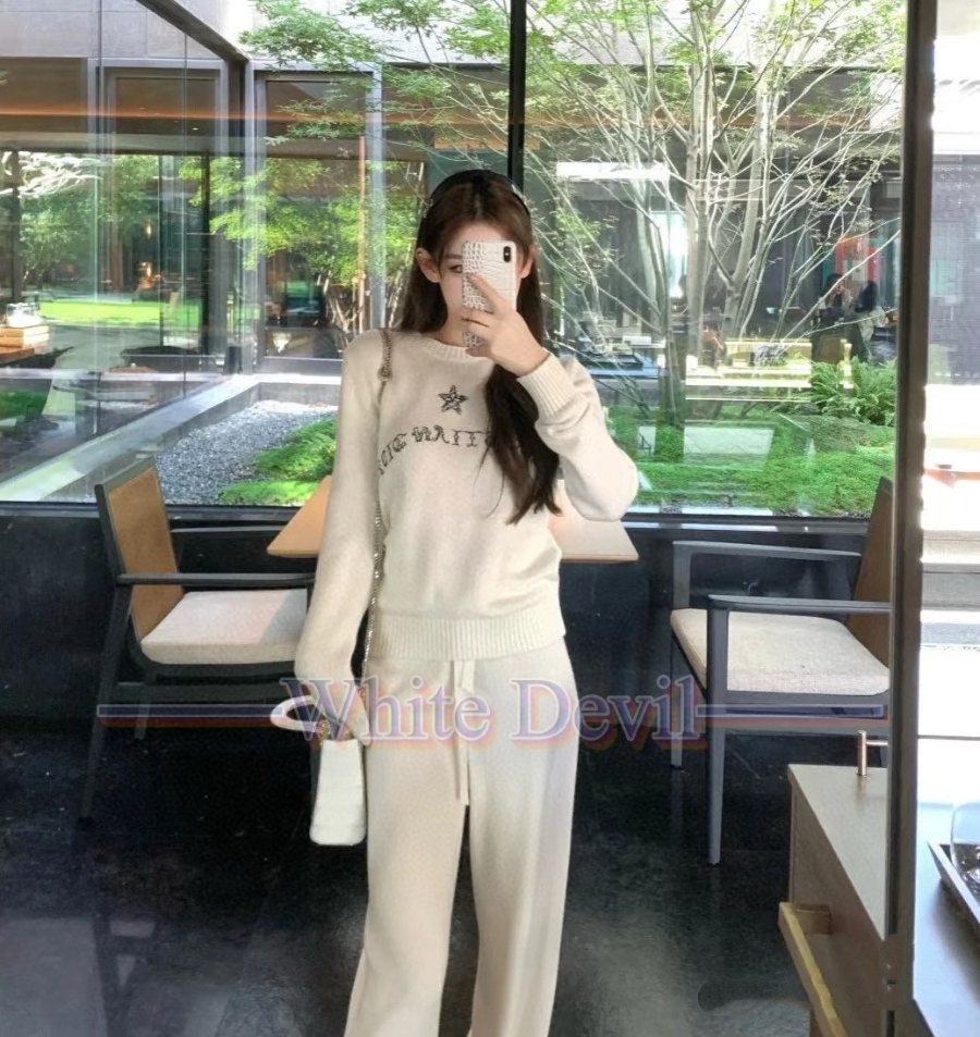 하얀악마 이미테이션 디올 니트 (1).jpg