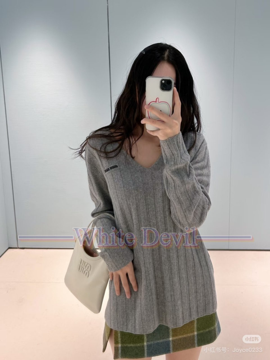 하얀악마 레플리카 미우 니트 (2).jpg