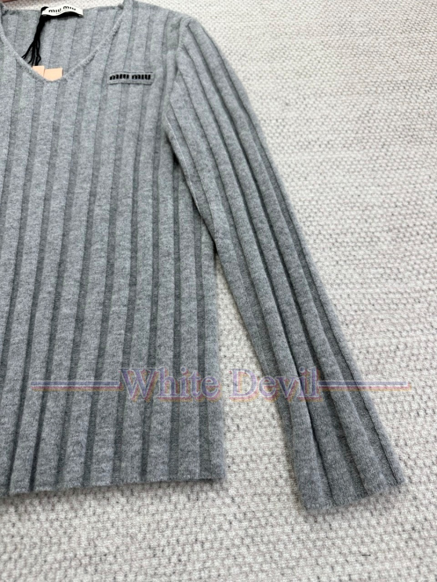 하얀악마 레플리카 미우 니트 (10).jpg