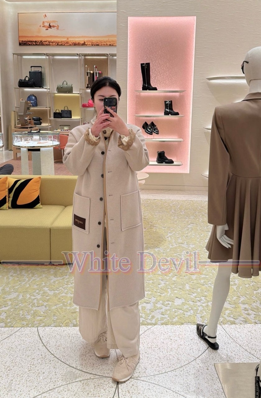 하얀악마 레플리카 루이비통 코트 (1).jpg