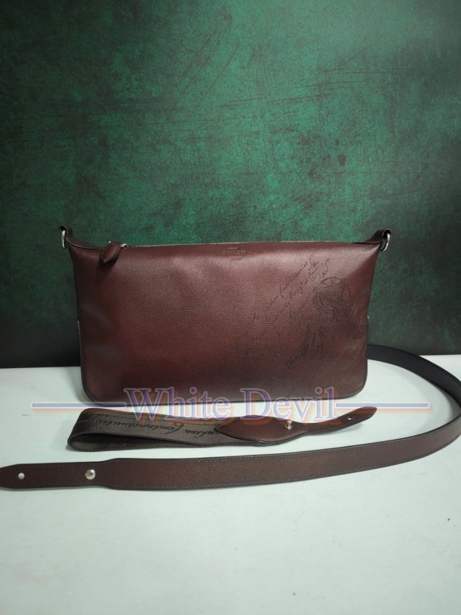 하얀악마 레플리카 벨루티 클러치백 (1).jpg