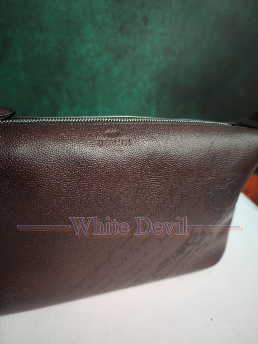 하얀악마 레플리카 벨루티 클러치백 (5).jpg