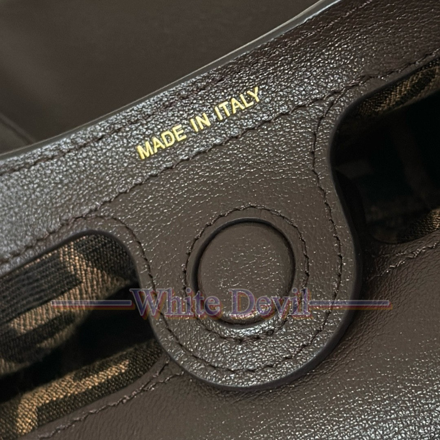 하얀악마 레플리카 펜디 스파이백 (8).jpg