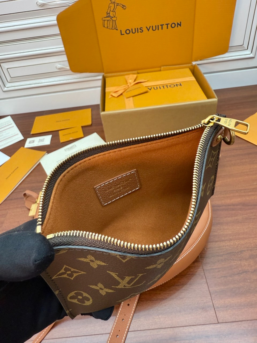 하얀악마 레플리카 루이비통 가방 (8).jpg