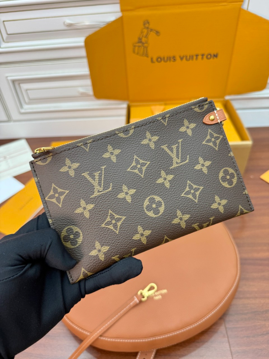 하얀악마 레플리카 루이비통 가방 (11).jpg