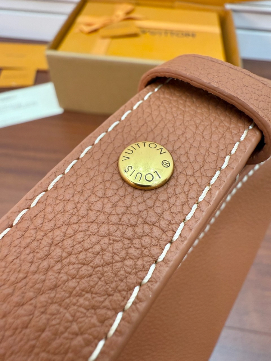 하얀악마 레플리카 루이비통 가방 (18).jpg