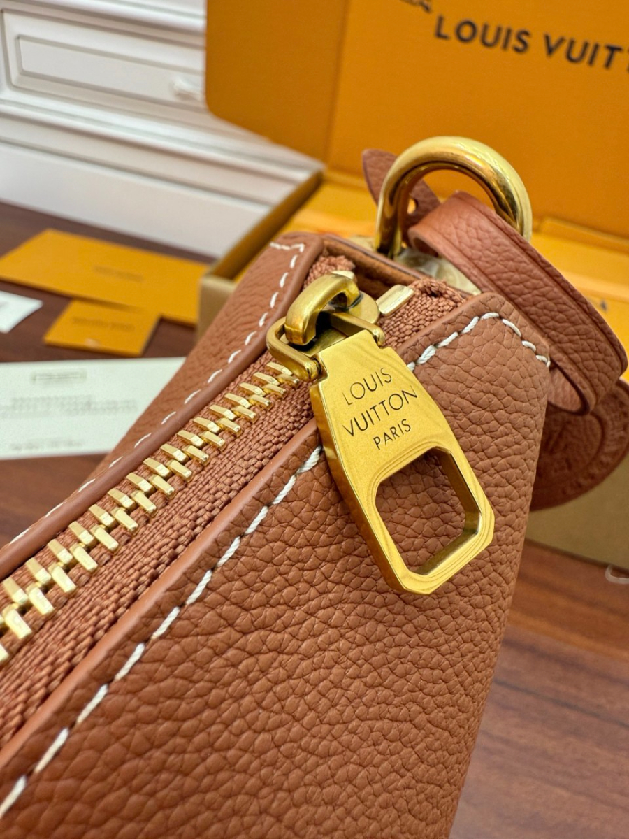 하얀악마 레플리카 루이비통 가방 (17).jpg