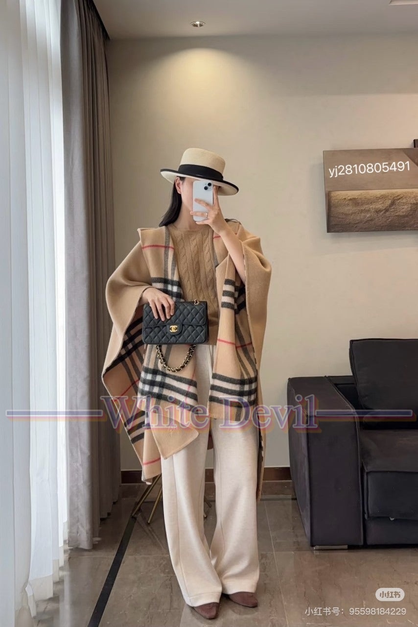 하얀악마 레플리카 버버리 케이프 (1).jpg