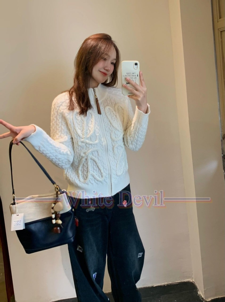 하얀악마 레플리카 로에베 니트 (2).jpg
