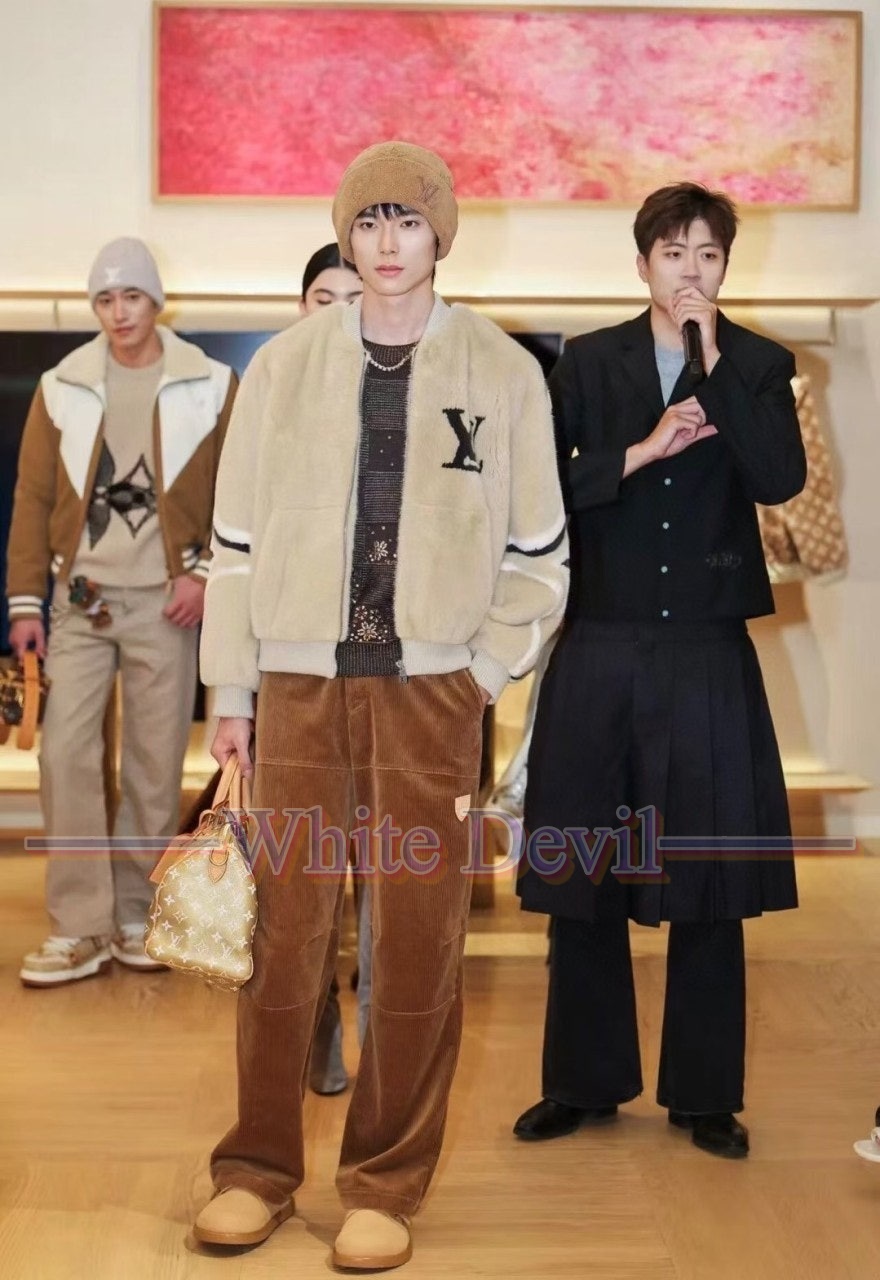 하얀악마 레플리카 루이비통 바지 (1).jpg