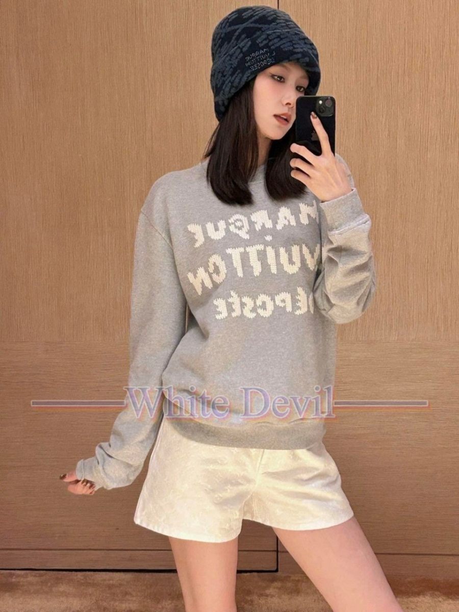 하얀악마 레플리카 루이 맨투맨 (2).jpg