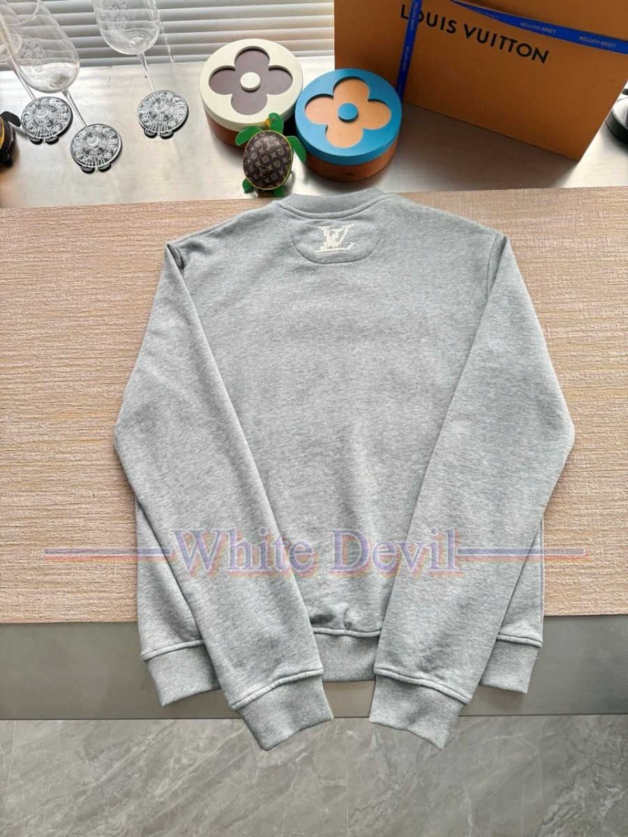 하얀악마 레플리카 루이 맨투맨 (13).jpg