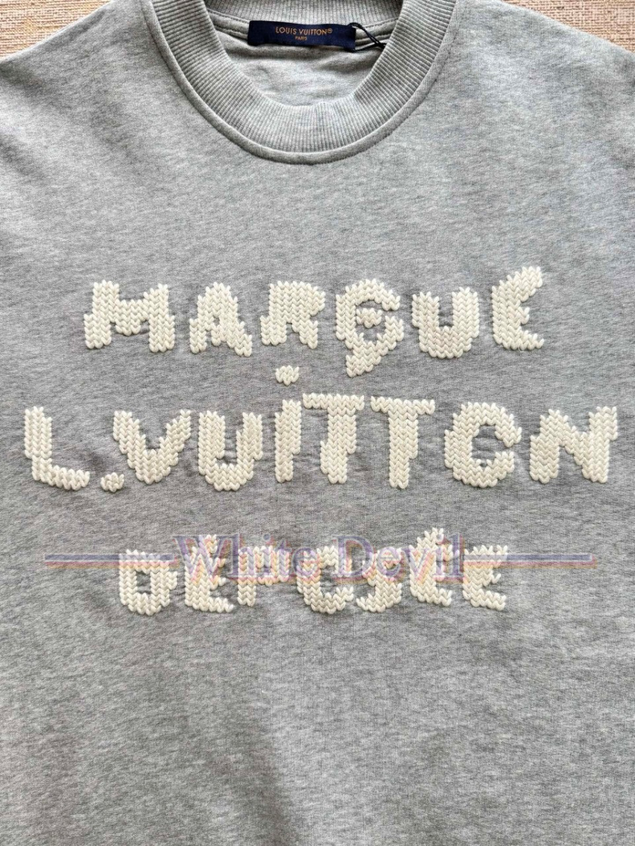 하얀악마 레플리카 루이 맨투맨 (16).jpg