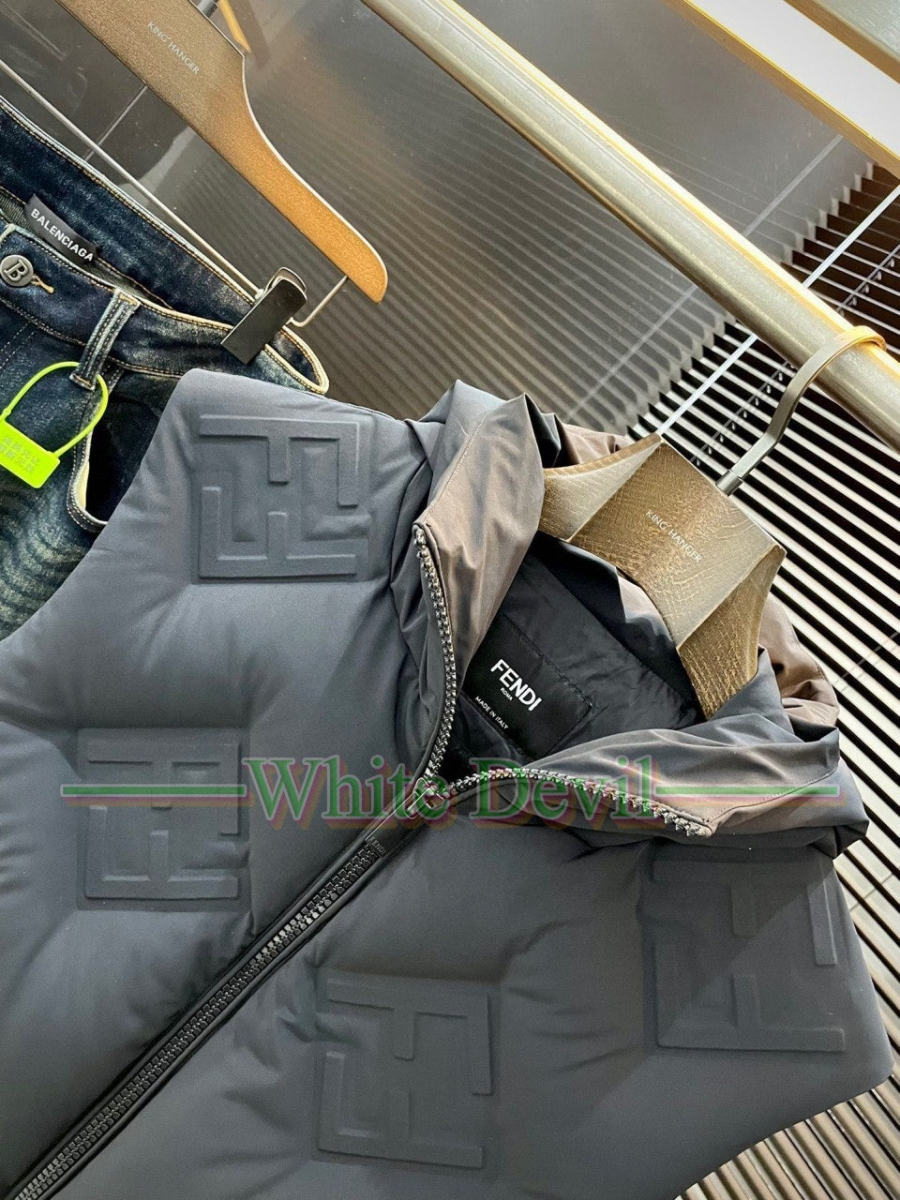 하얀악마 이미테이션 펜디 패딩 조끼 (2).jpg