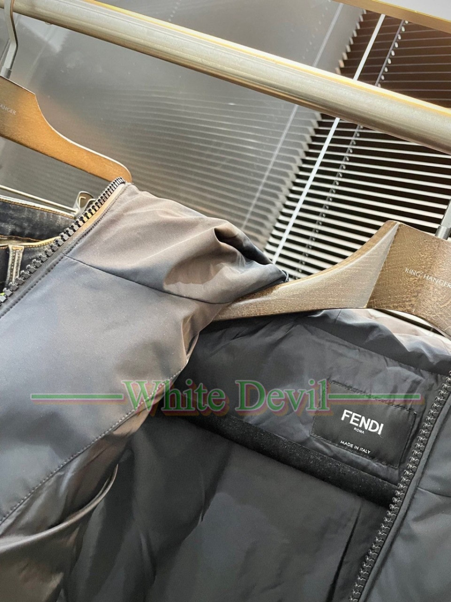 하얀악마 이미테이션 펜디 패딩 조끼 (5).jpg