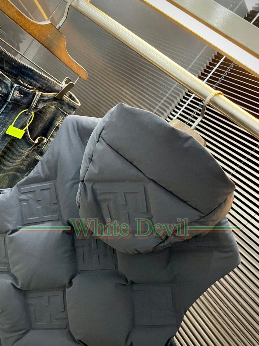 하얀악마 이미테이션 펜디 패딩 조끼 (8).jpg