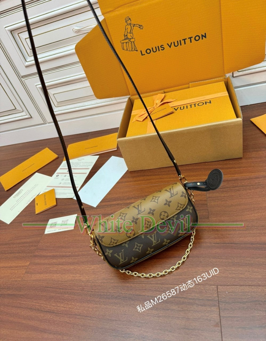 하얀악마 이미테이션 루이 아이비 (2).jpg