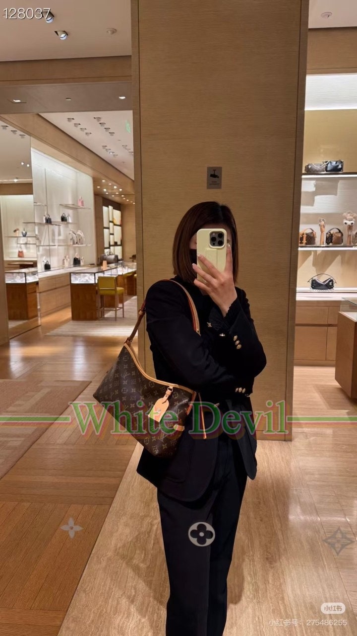 하얀악마 이미테이션 루이 캐리올 (2).jpg