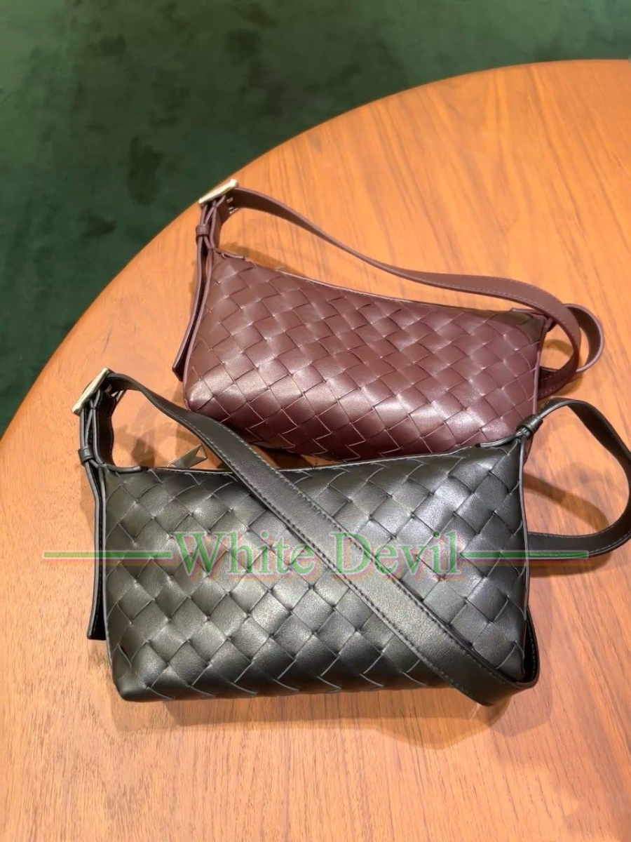 하얀악마 레플리카 보테가 크로스백 (12).jpg