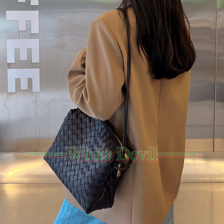 하얀악마 레플리카 보테가 카메라백 (2).jpg