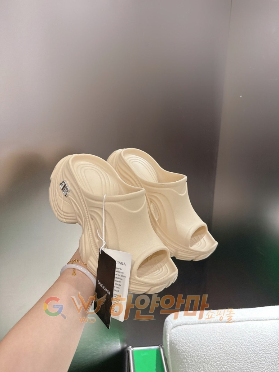 하얀악마 이미테이션 발렌시아가 슬리퍼 (3).jpg