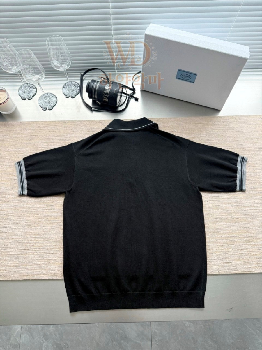 프라다 레플리카 반팔니트 (13).jpg