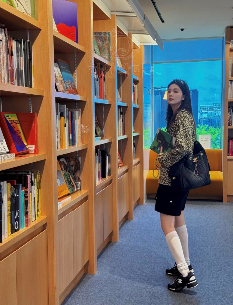 샤넬-이미테이션-여성-운동화-1.jpg