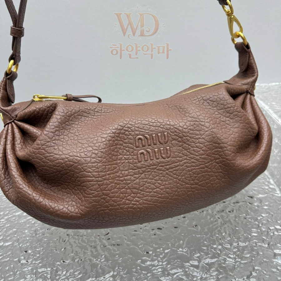미우미우-몽크-숄더백-6.jpg