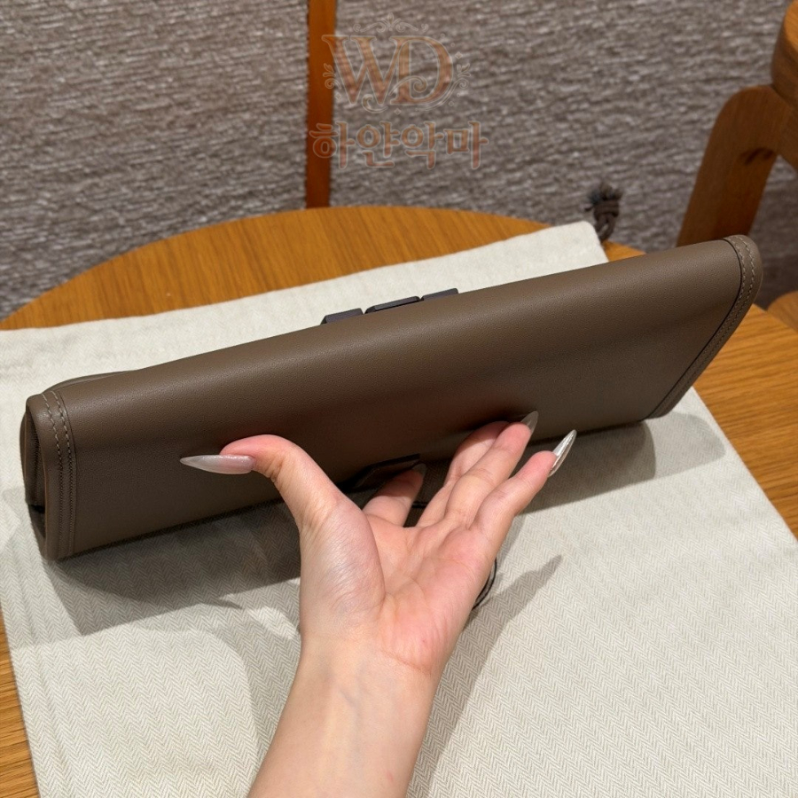 에르메스-지제-엘란-5.jpg