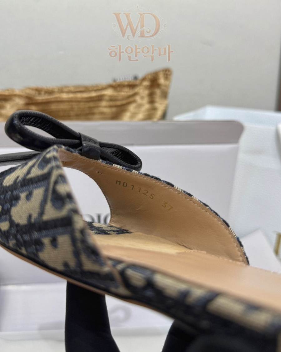 디올-보우-슬리퍼-14.jpg